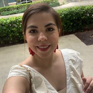 Meet your Posher, Danelia